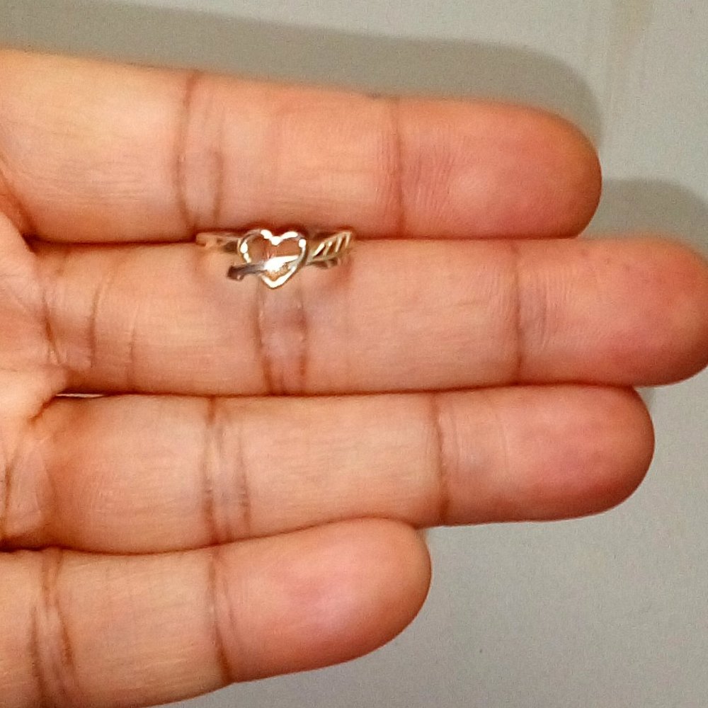 .925 Sterling Silver Toe Ring:  Heart and Shooting Arrow.  Adjustable.